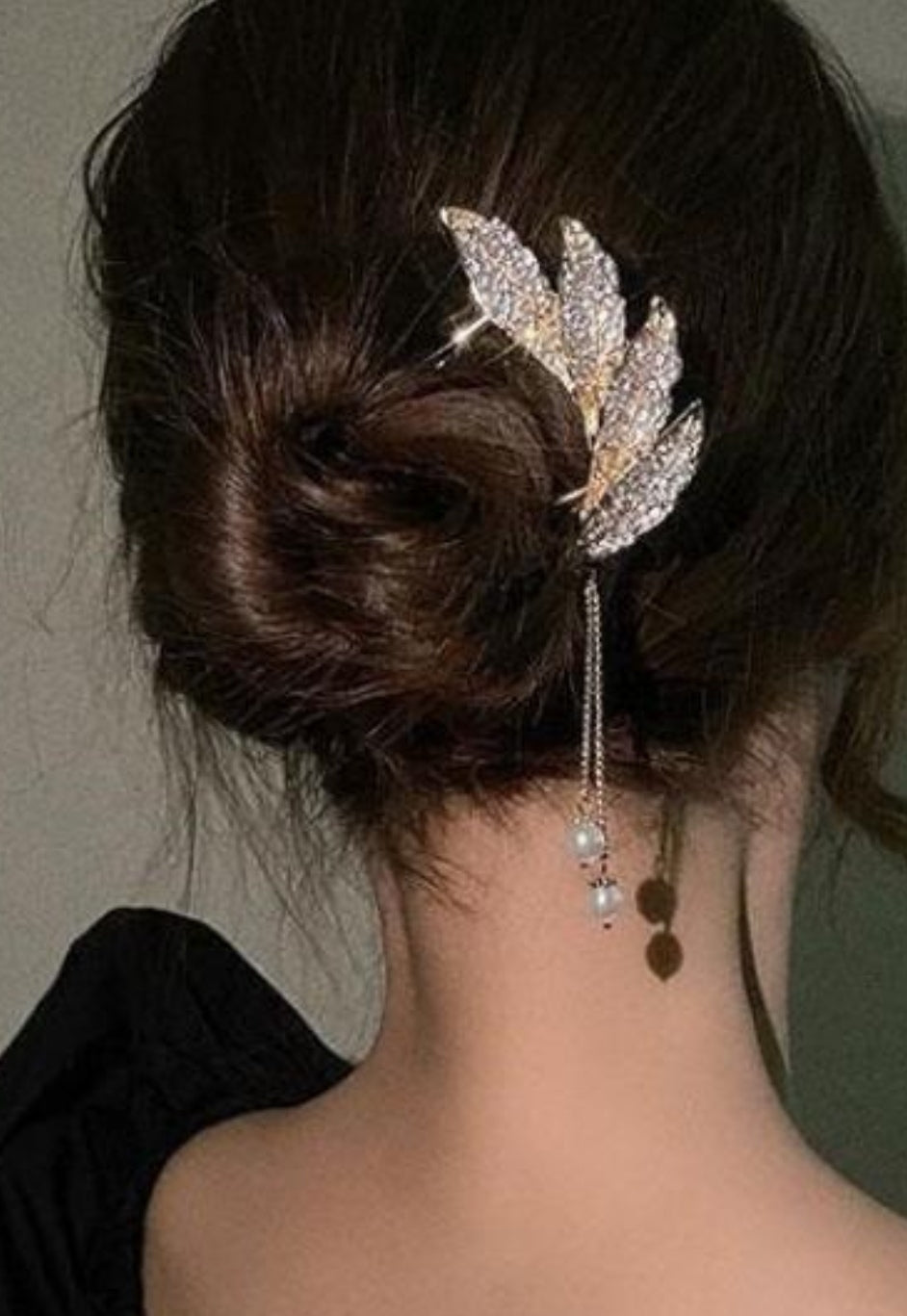 Molly Diamanté Leaf Hair Decor  image 1