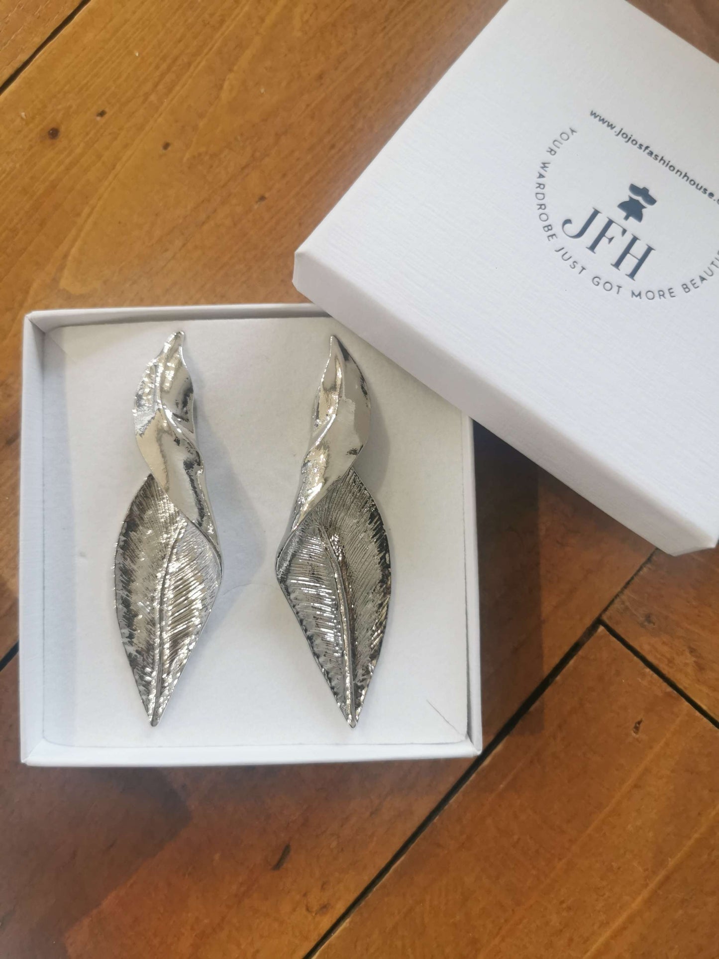 Stella Silver Twist Leaf image 5