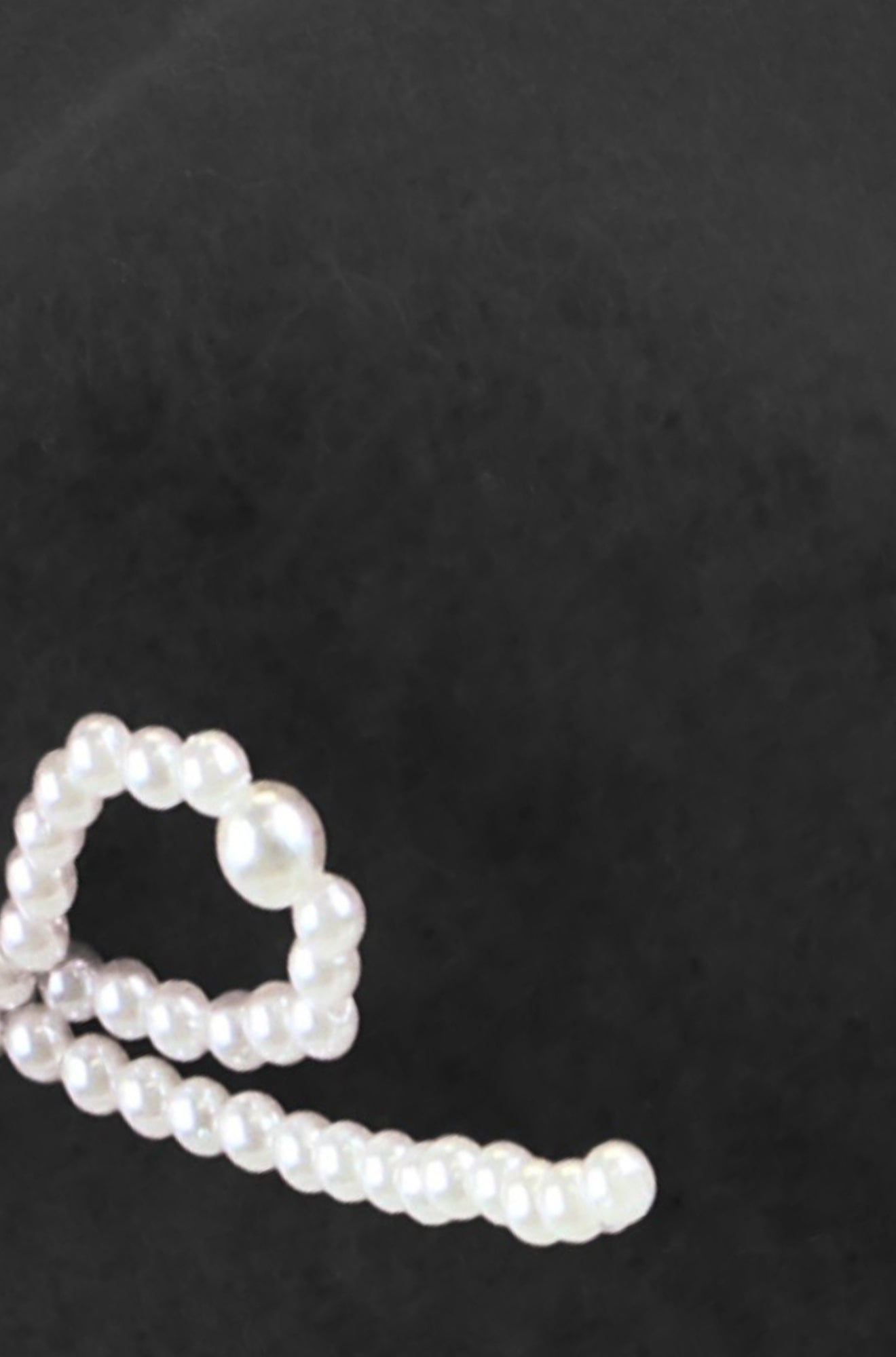 Black Pearl Bow Beret