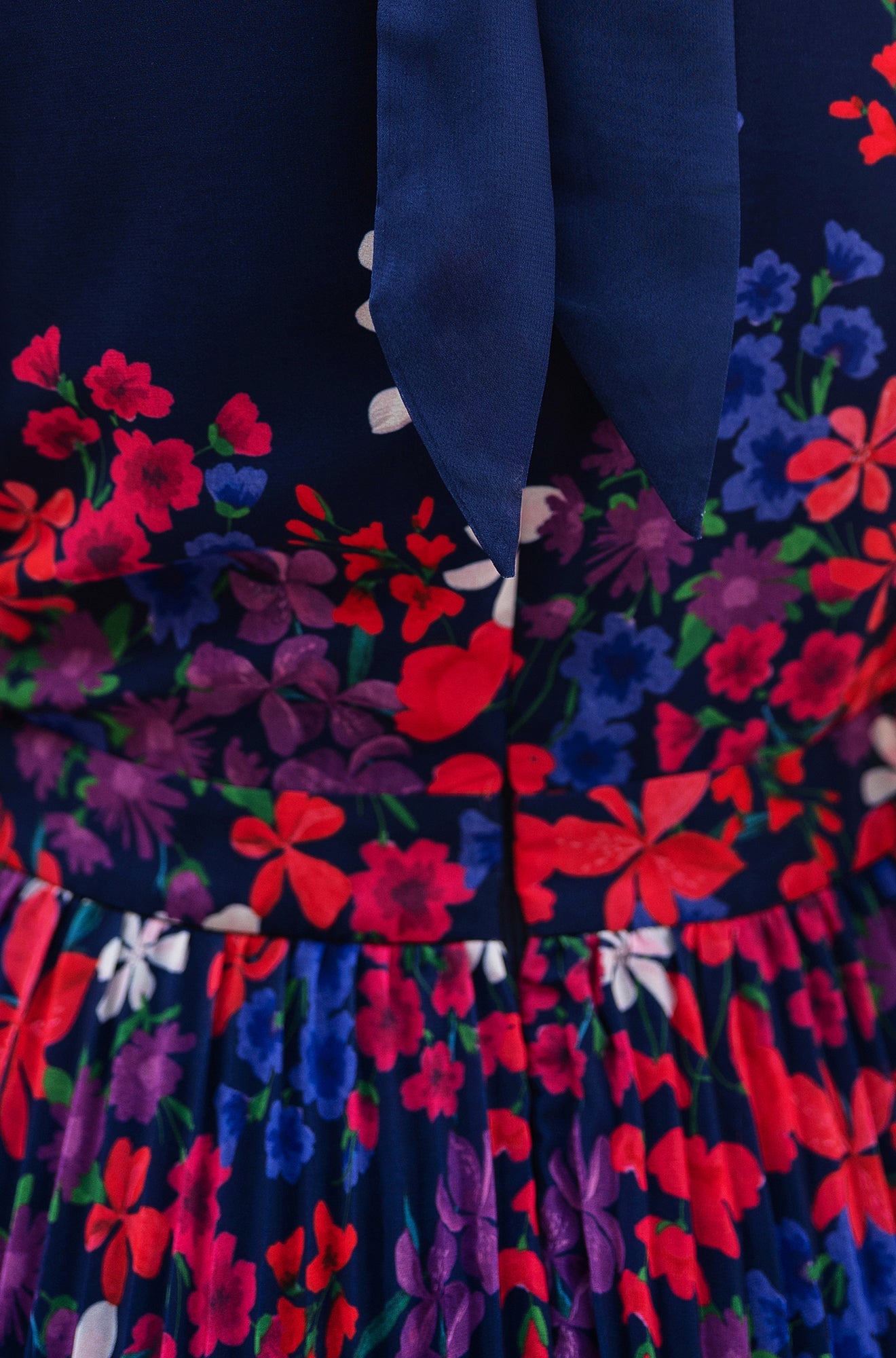 Navy Border Floral Print Midi Dress With Pleats