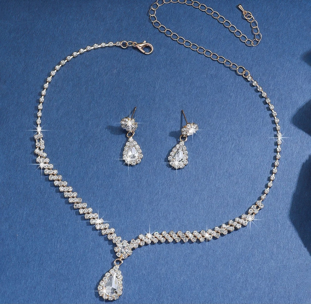 Tracy Silver and Diamanté Set image 5