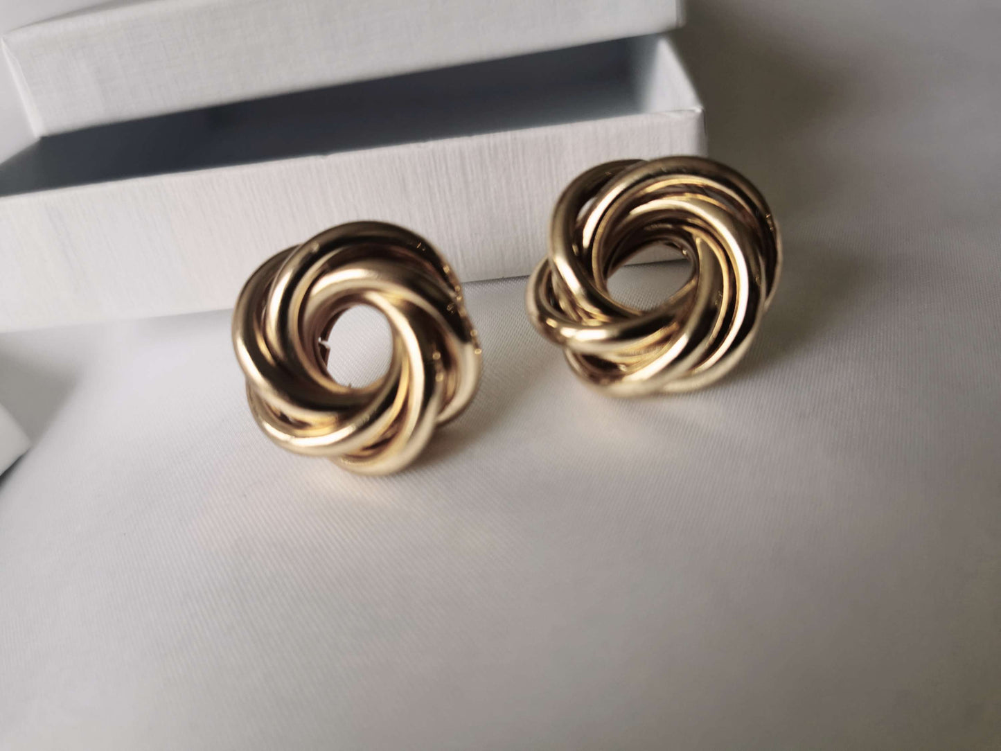 Thea Gold Twist image 4