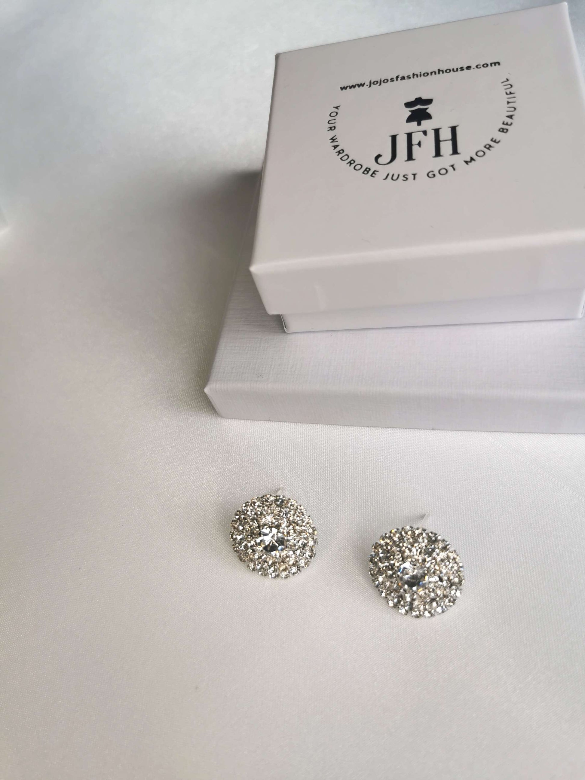 Lina Diamanté Stud image 3