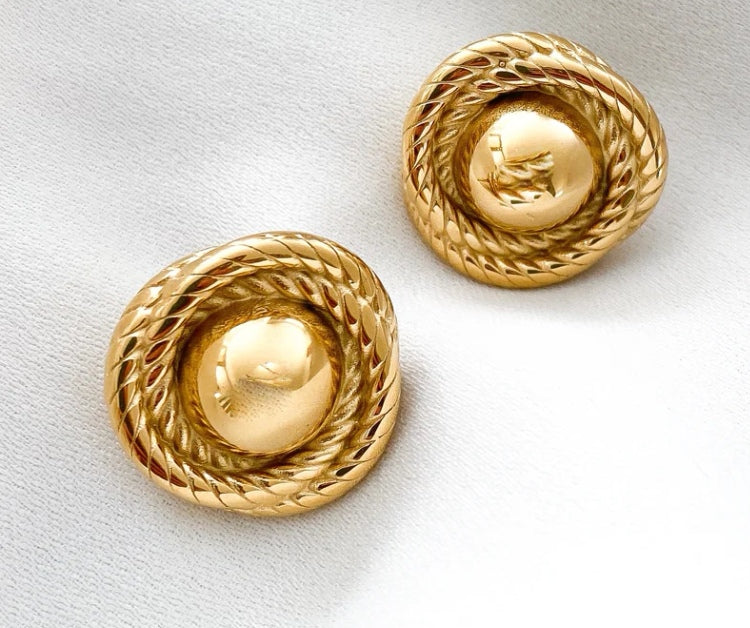 Linda Gold Stud image 2