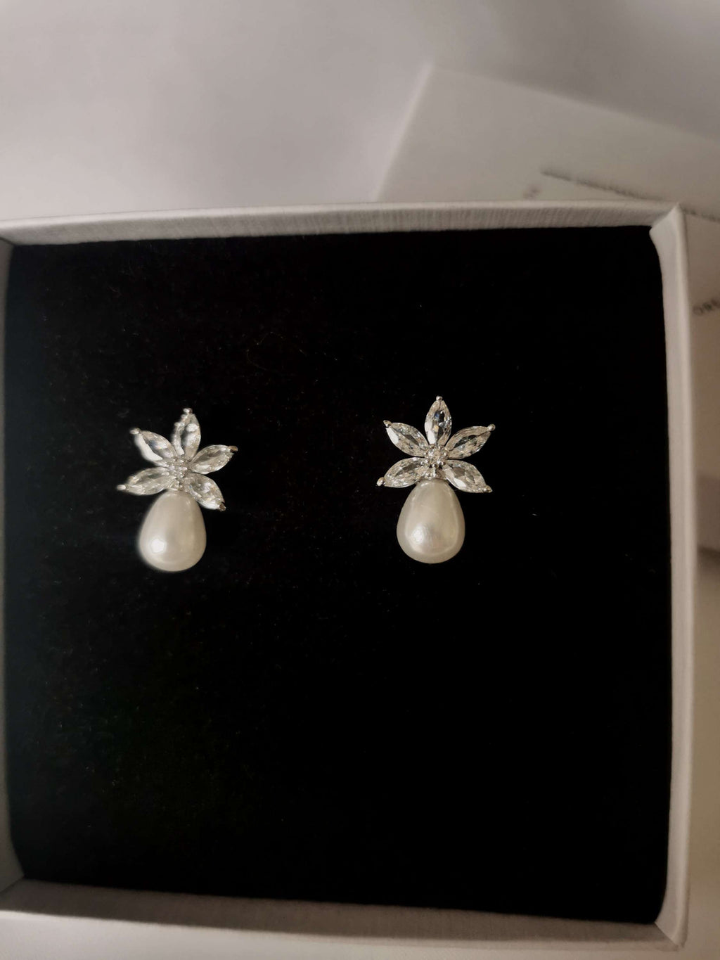 Evie Pearl Diamanté  image 1