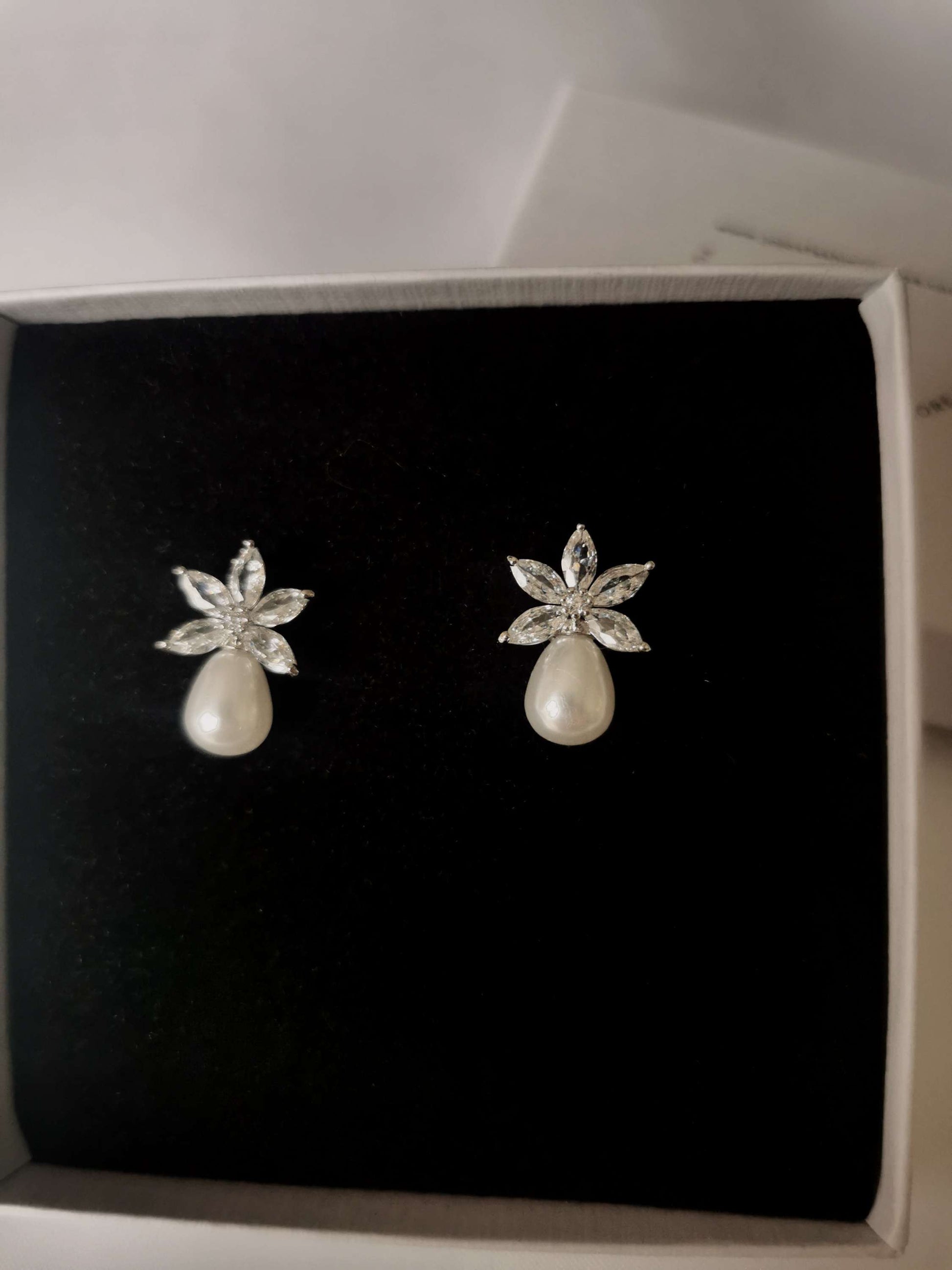 Evie Pearl Diamanté  image 1