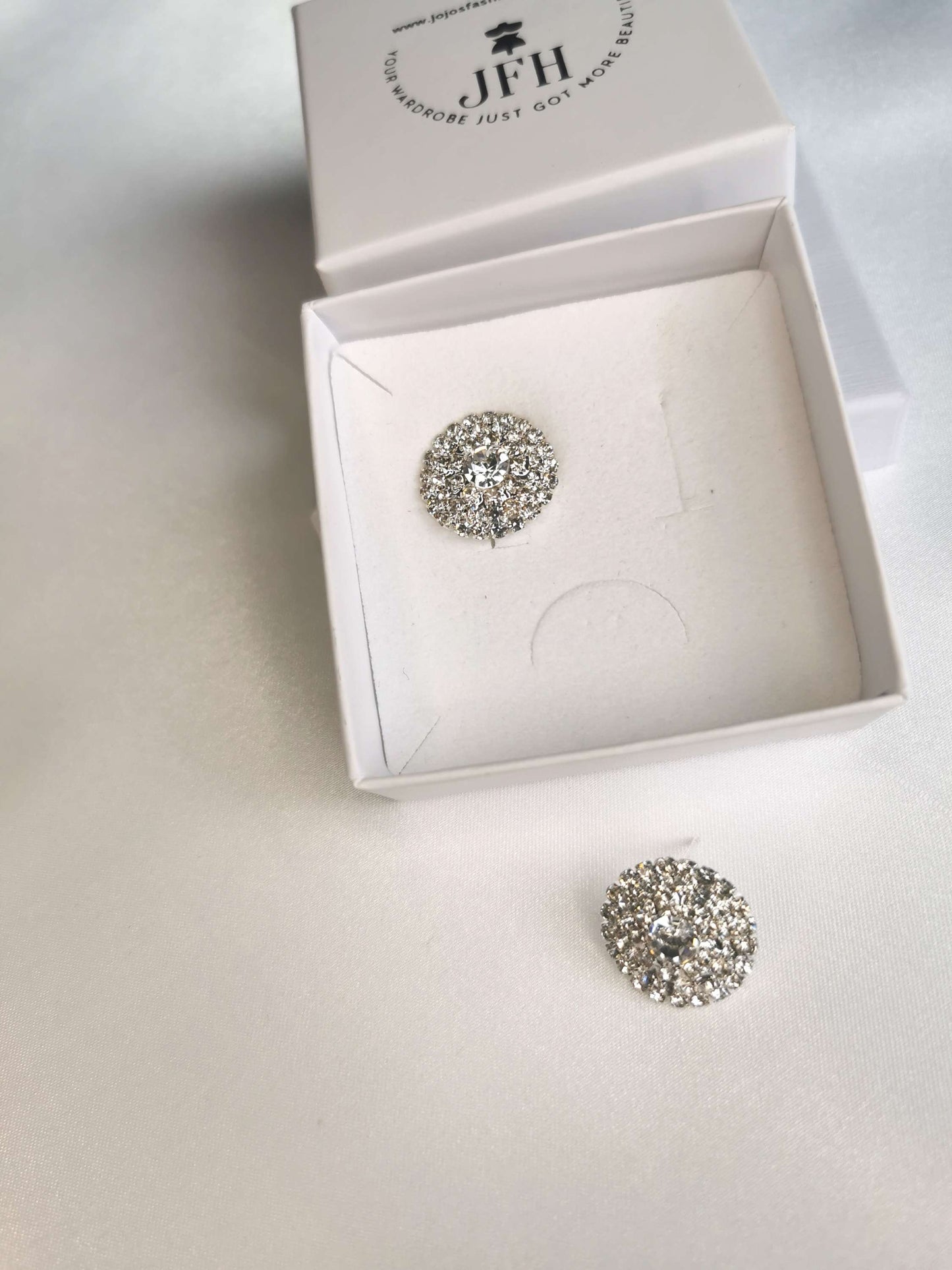 Lina Diamanté Stud image 2