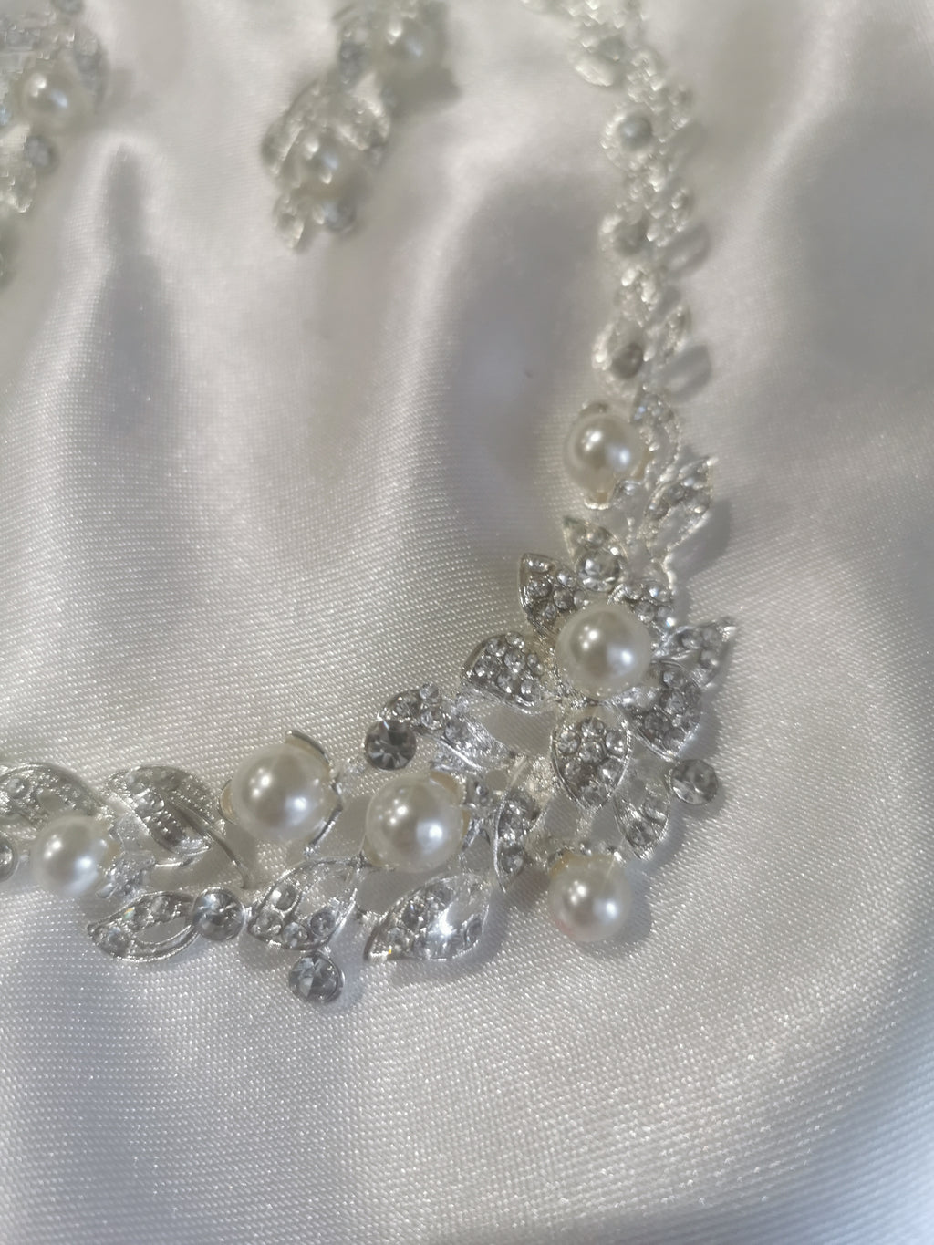Eliza Pearl and Diamante Set image 1