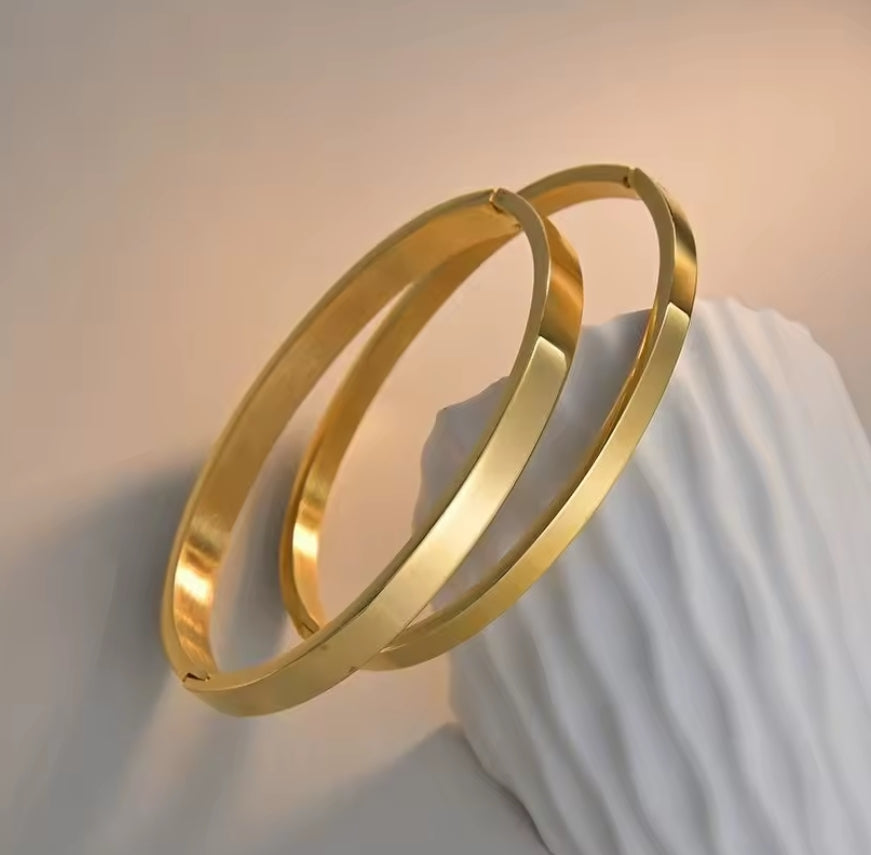 Leon Gold Bangle - 2 Sizes image 0