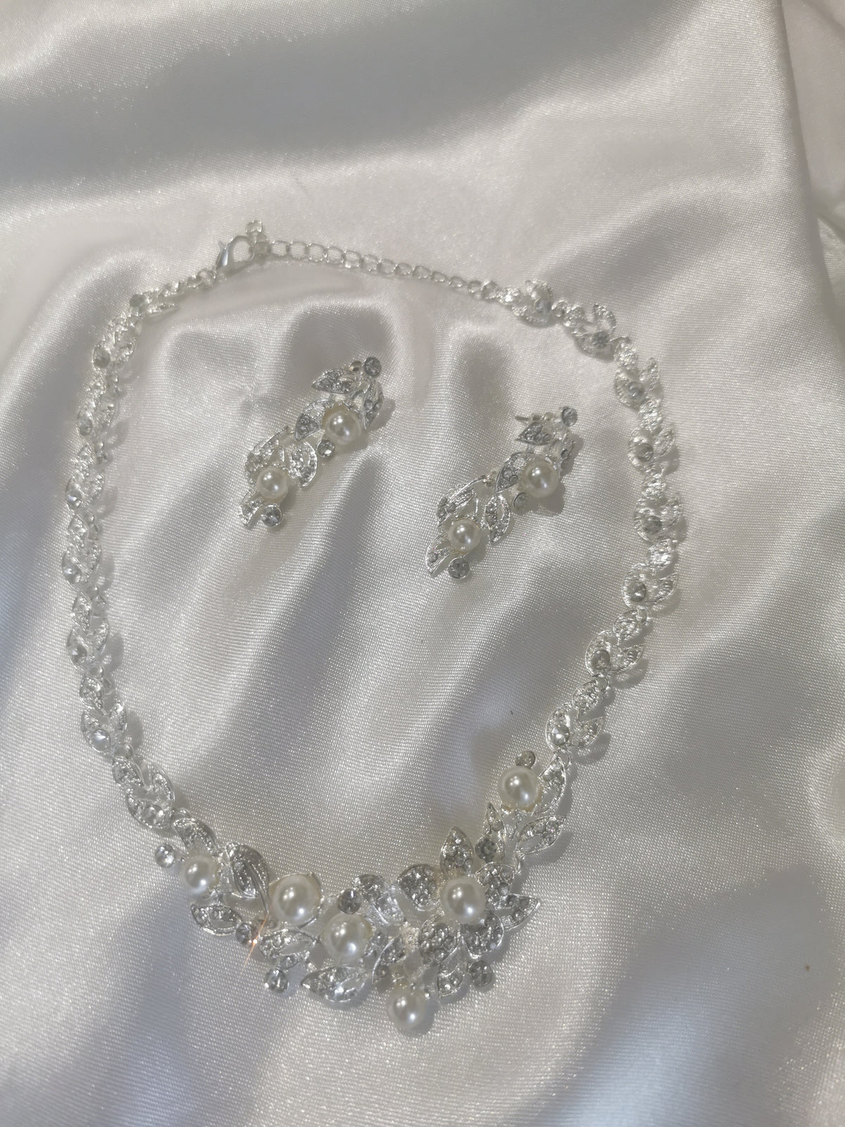 Eliza Pearl and Diamante Set image 0