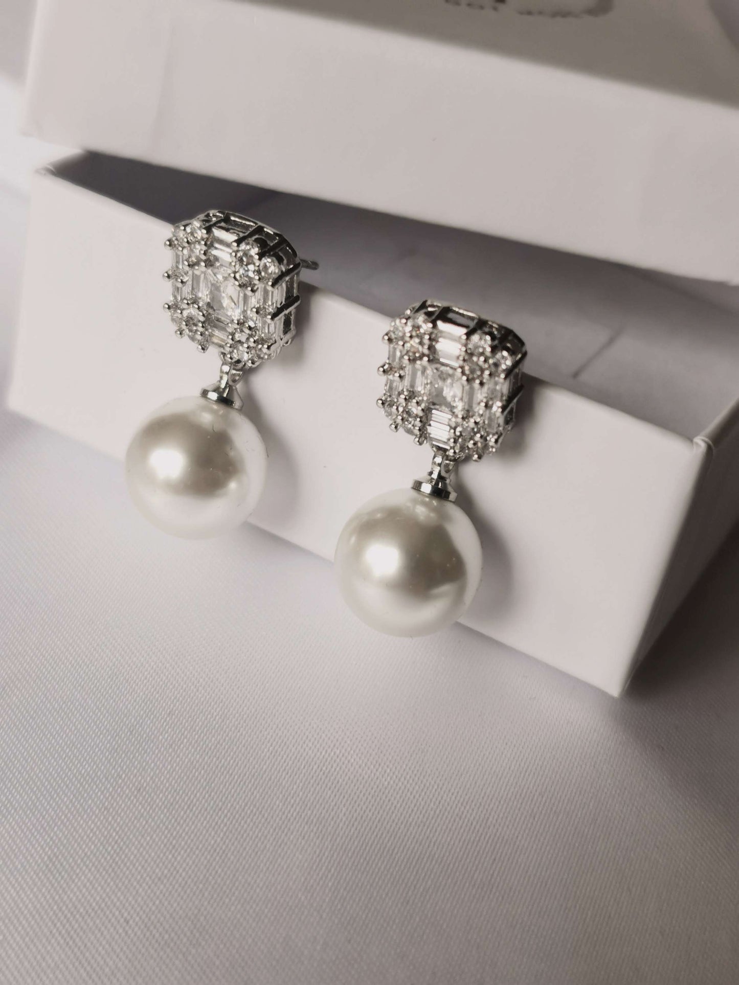 Elodie Pearl Diamanté Drop image 2