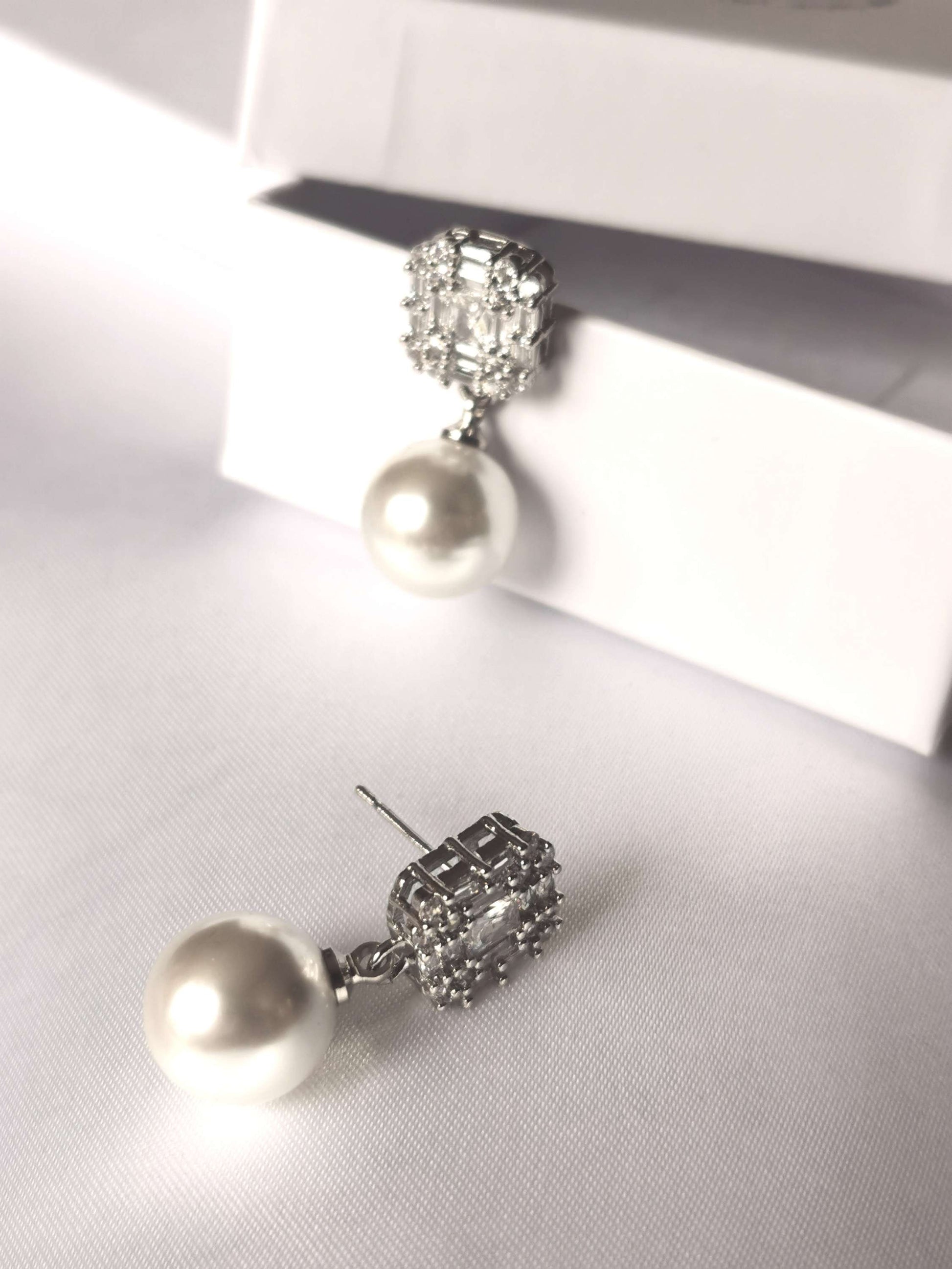 Elodie Pearl Diamanté Drop image 1