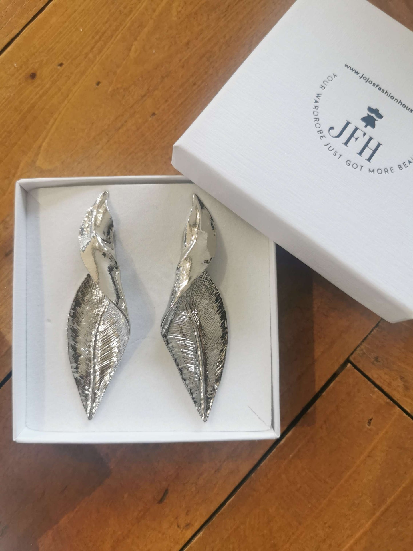 Stella Silver Twist Leaf  image 1