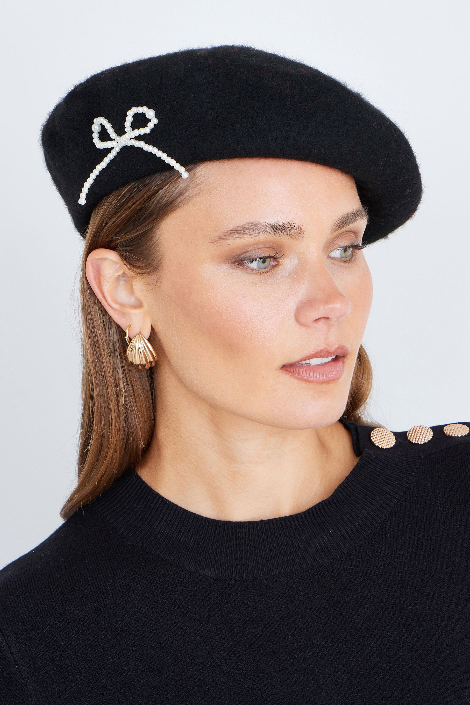 Black Pearl Bow Beret