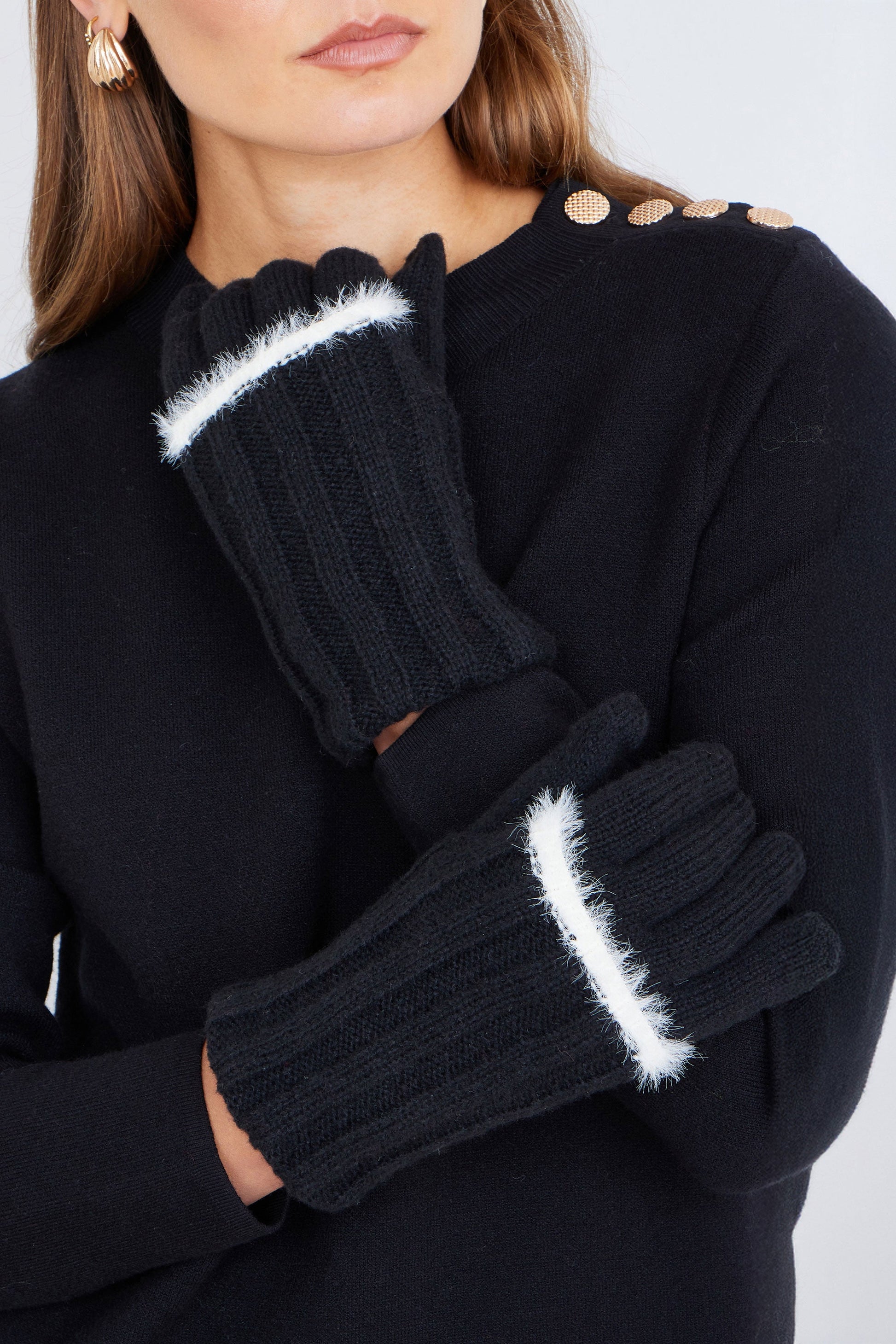 Black Gloves With Eyelash Knit Trim