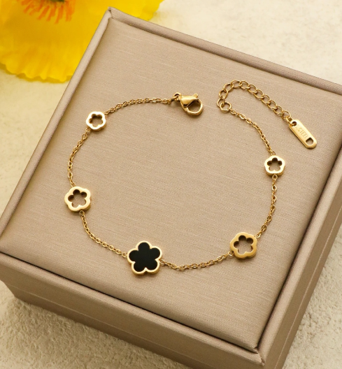 Shona Bracelet Black