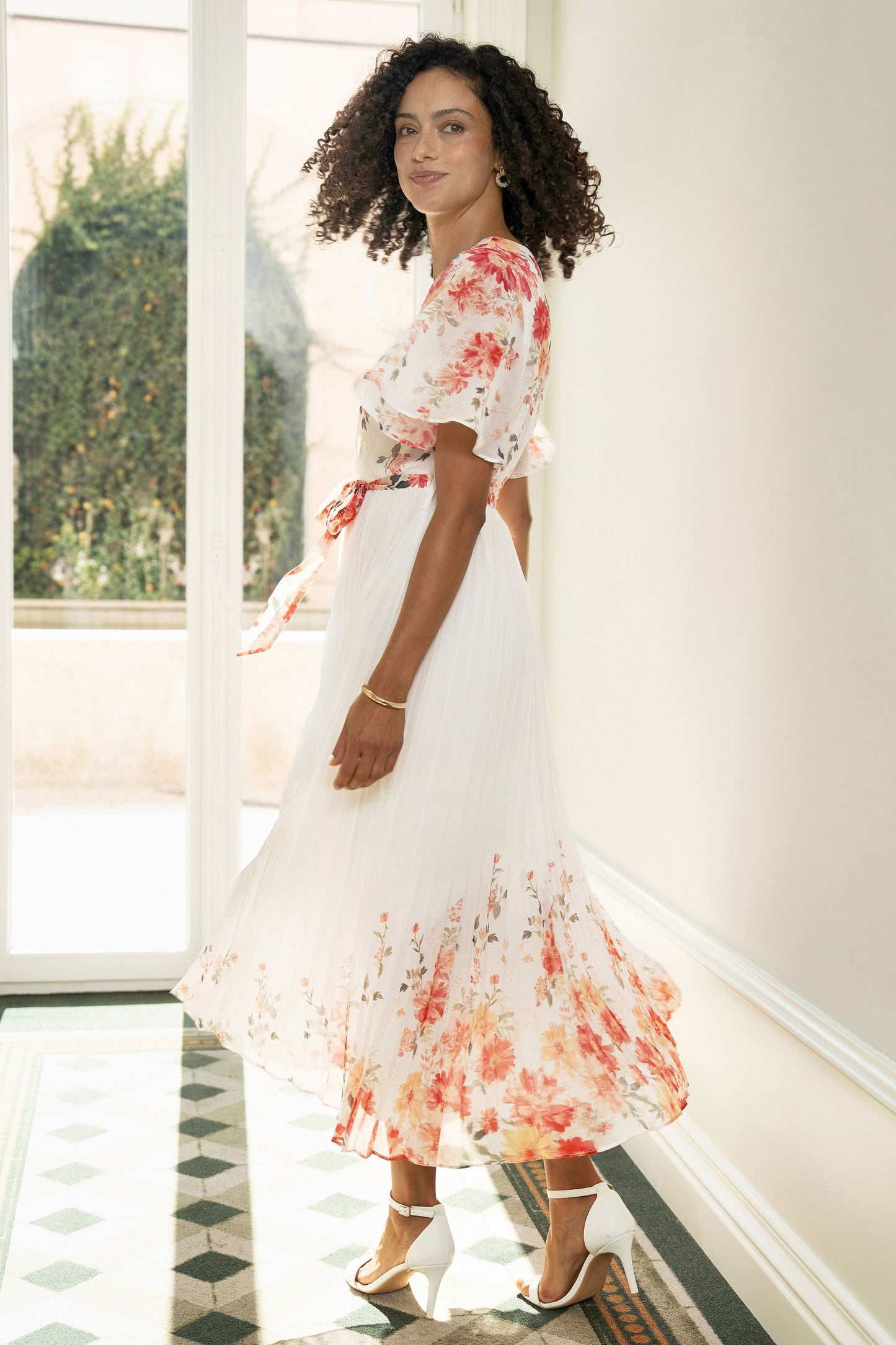 White Mirror Floral Design Pleated Midi Dress