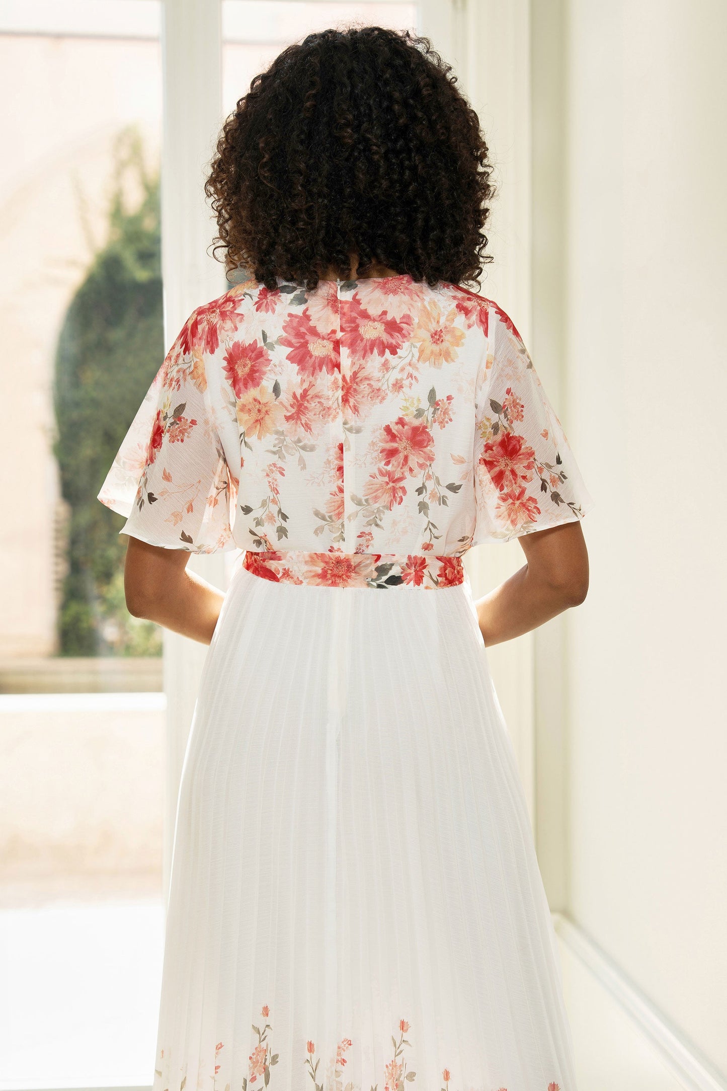 White Mirror Floral Design Pleated Midi Dress