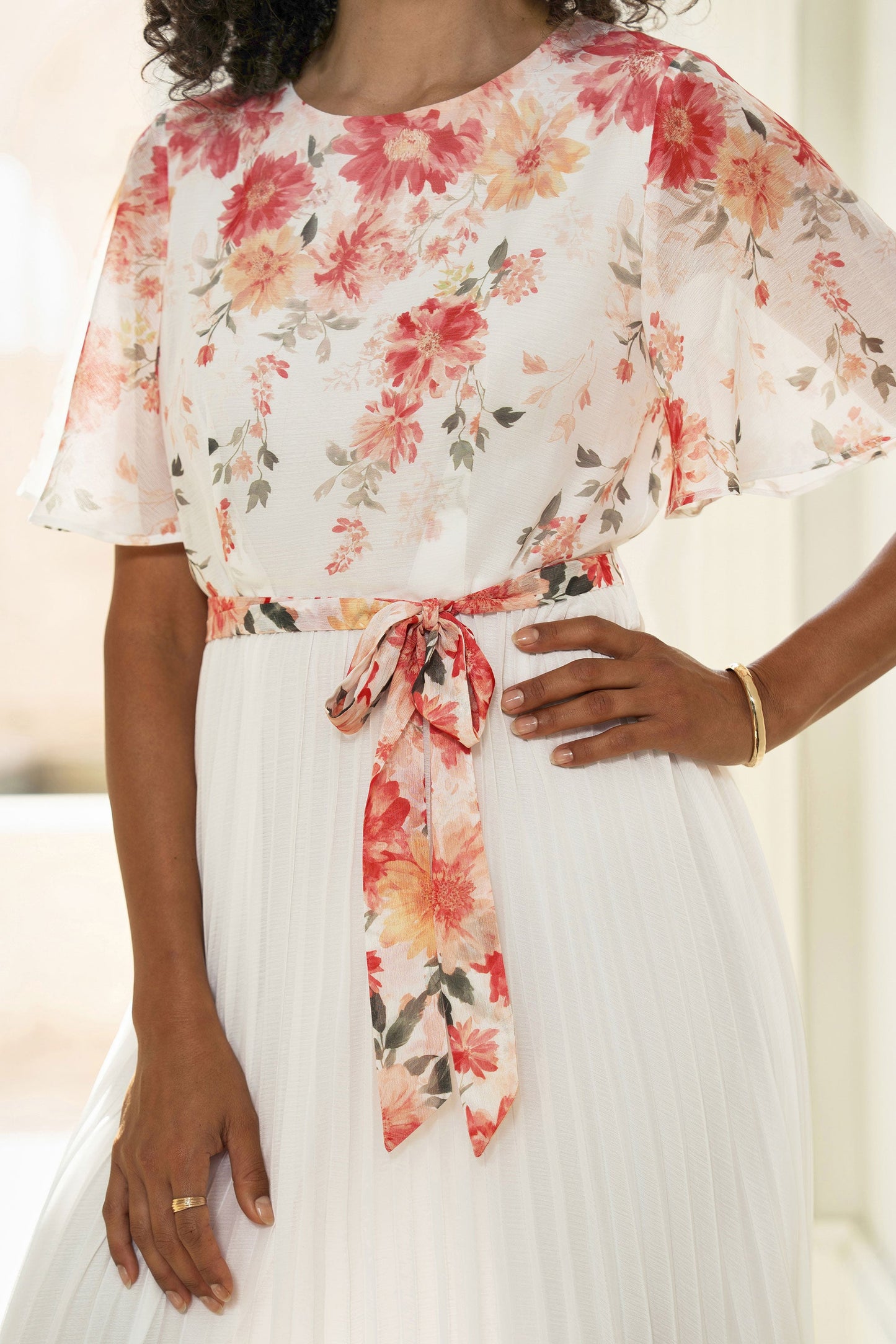 White Mirror Floral Design Pleated Midi Dress