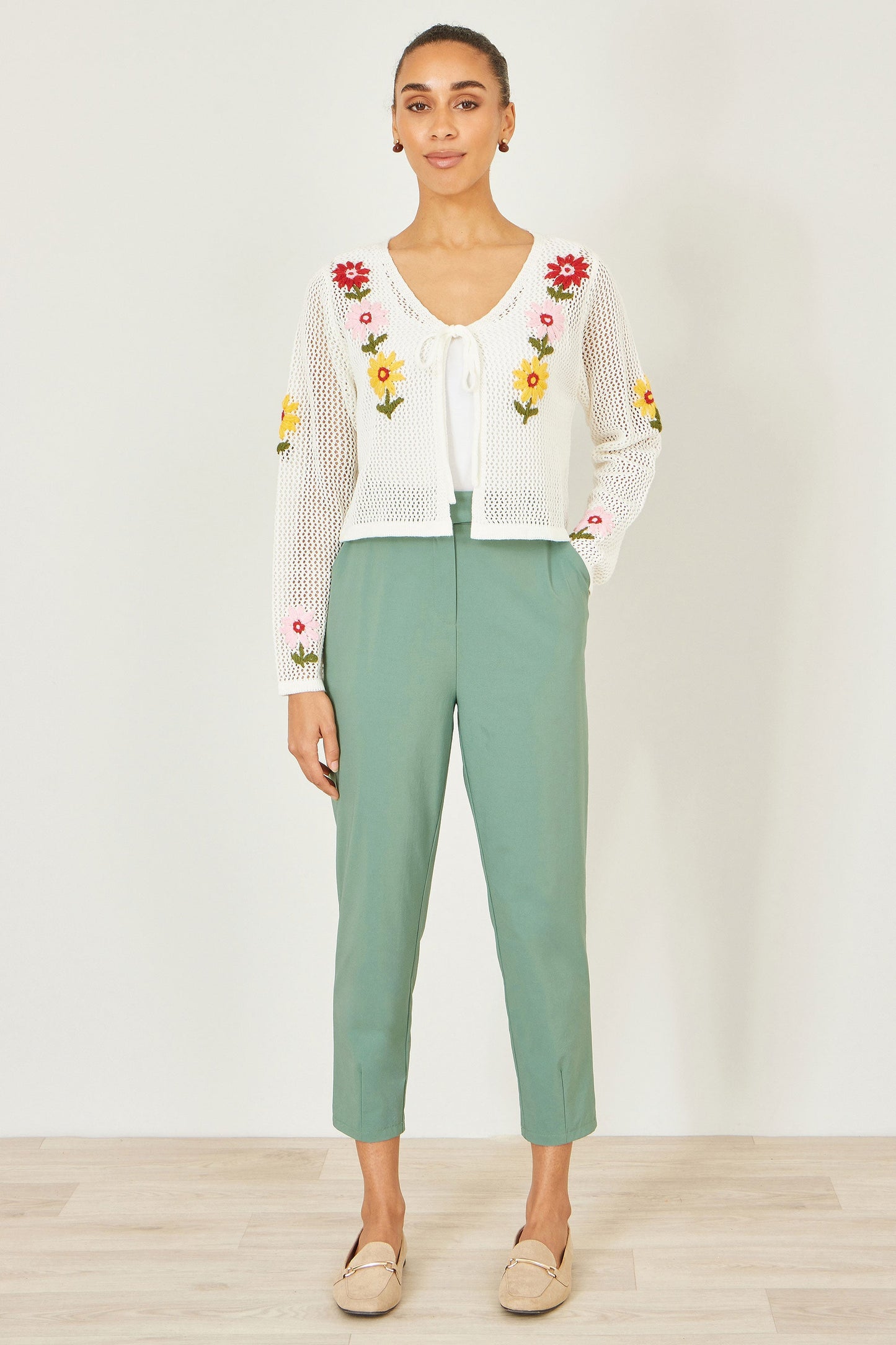 Green Stretch Capri Pants With Tie Belt