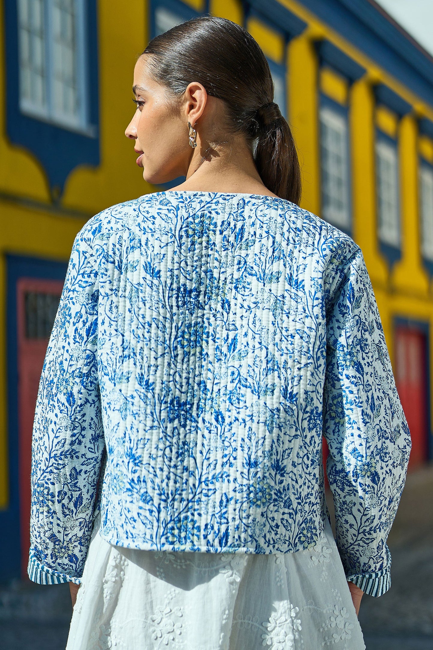 Blue Boho Floral Print Cropped Reversible Cotton Quilted Jacket