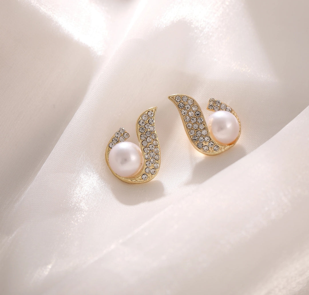 Cara Diamanté Twist image 4