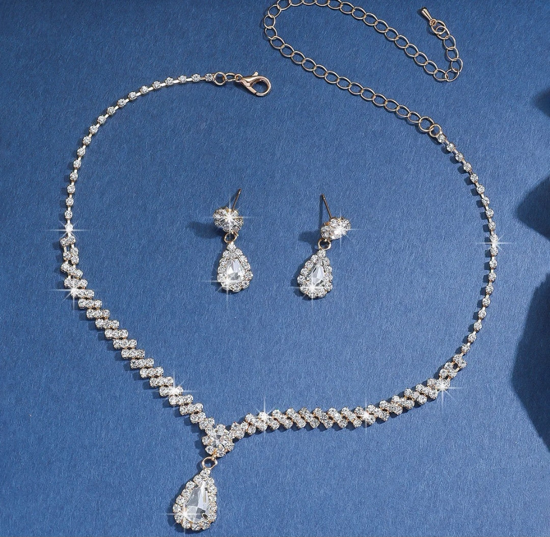 Tracy Silver and Diamanté Set image 6