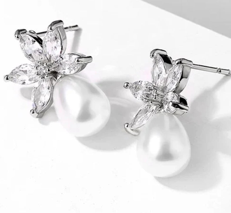 Evie Pearl Diamanté  image 5
