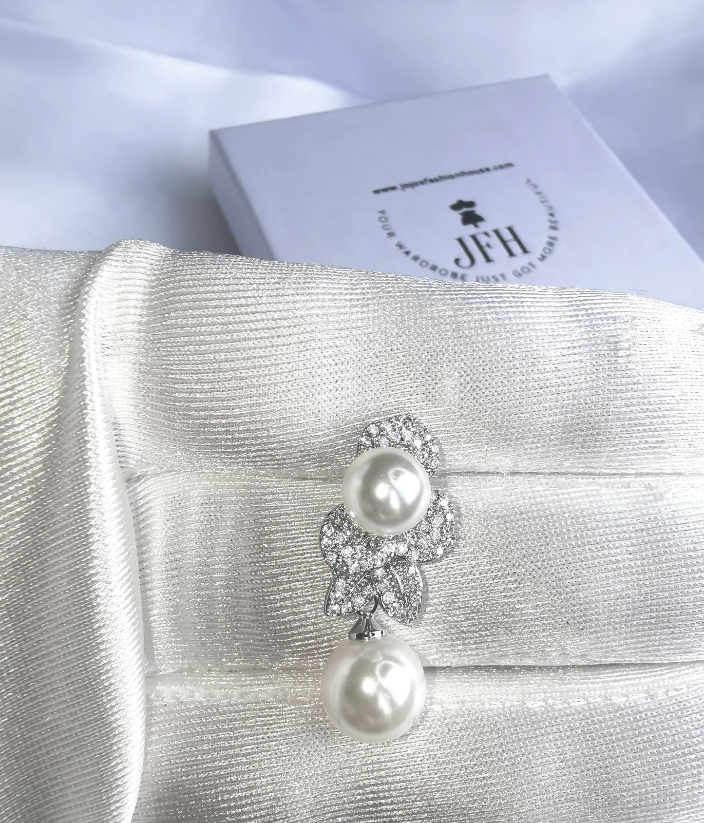 Lydia Pearl Diamanté - Silver image 6