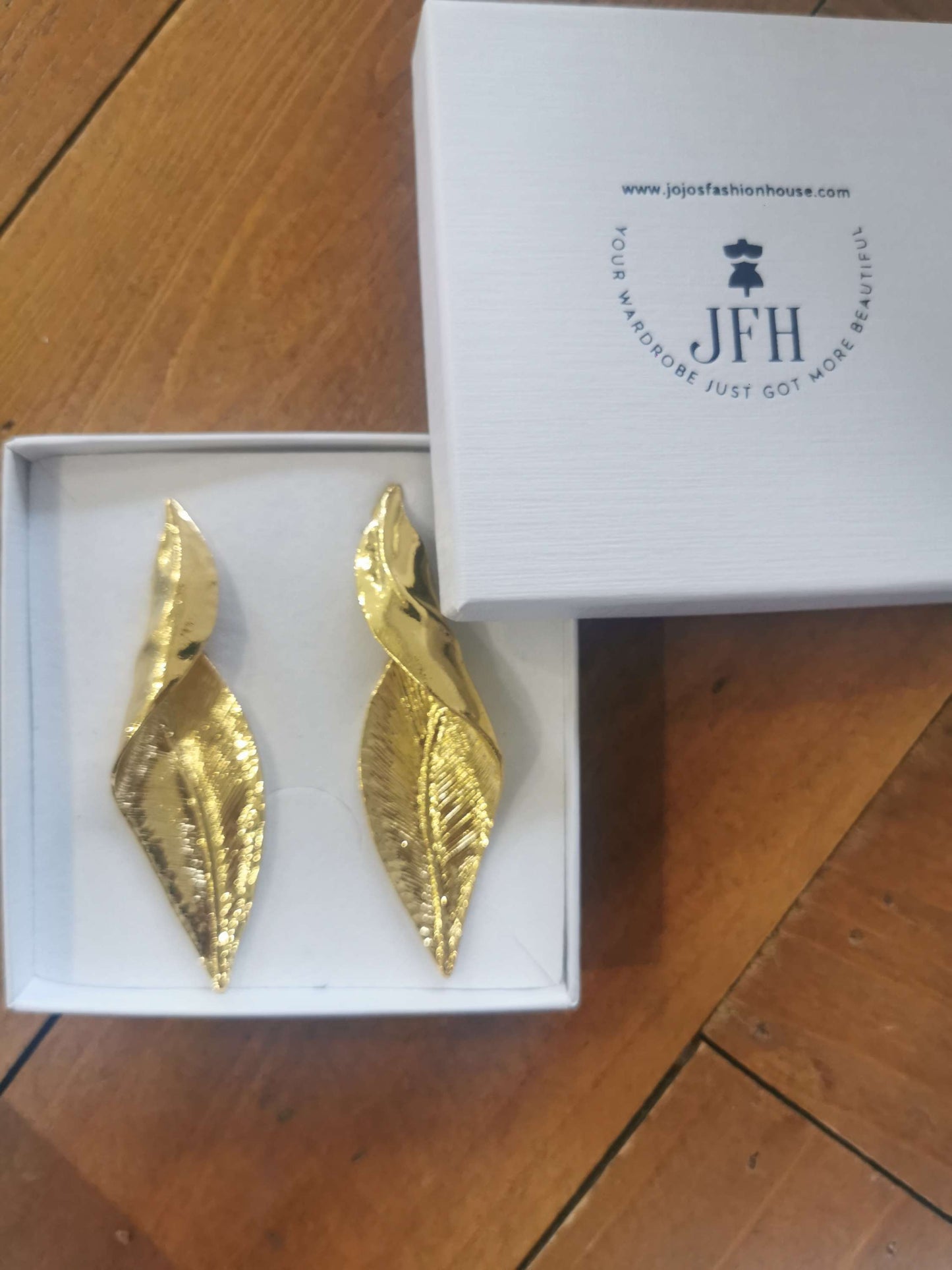 Stella Gold Twist Leaf  image 0