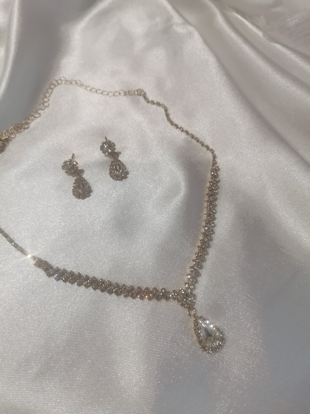 Tracy Gold and Diamante Set image 3