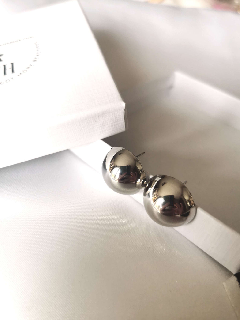 Darcy Silver Stud image 0