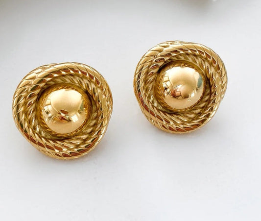 Linda Gold Stud image 0