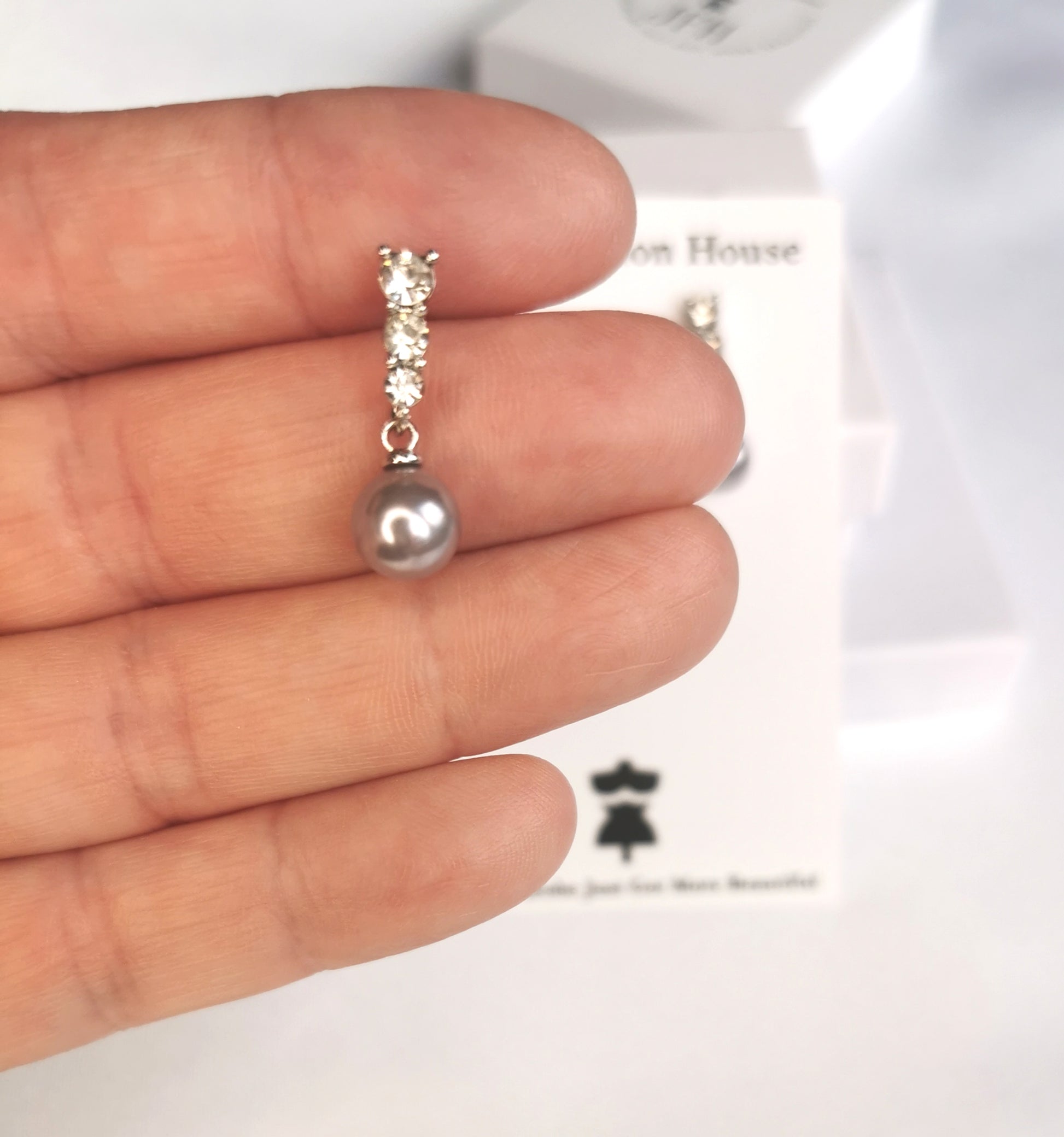 Emma Grey Pearl  image 1