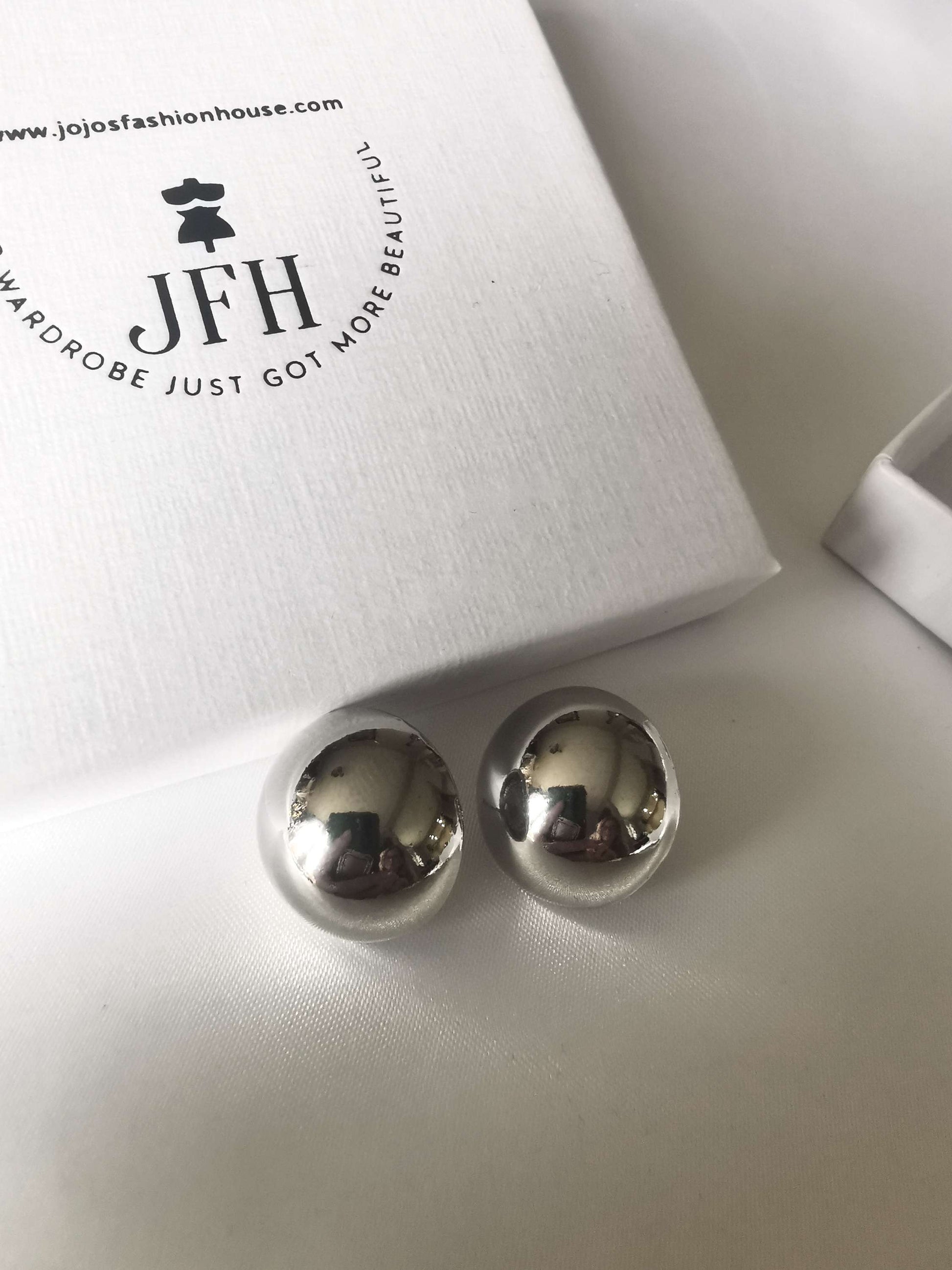 Darcy Silver Stud image 2